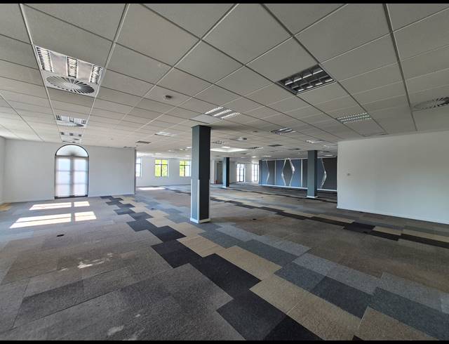 902M² OFFICE TO LET IN ILLOVO